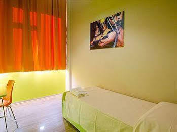 Hostal Wow *