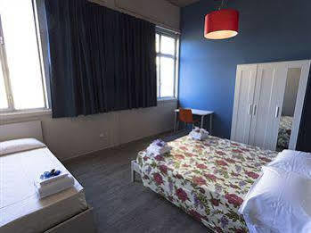 Wow Hostal *